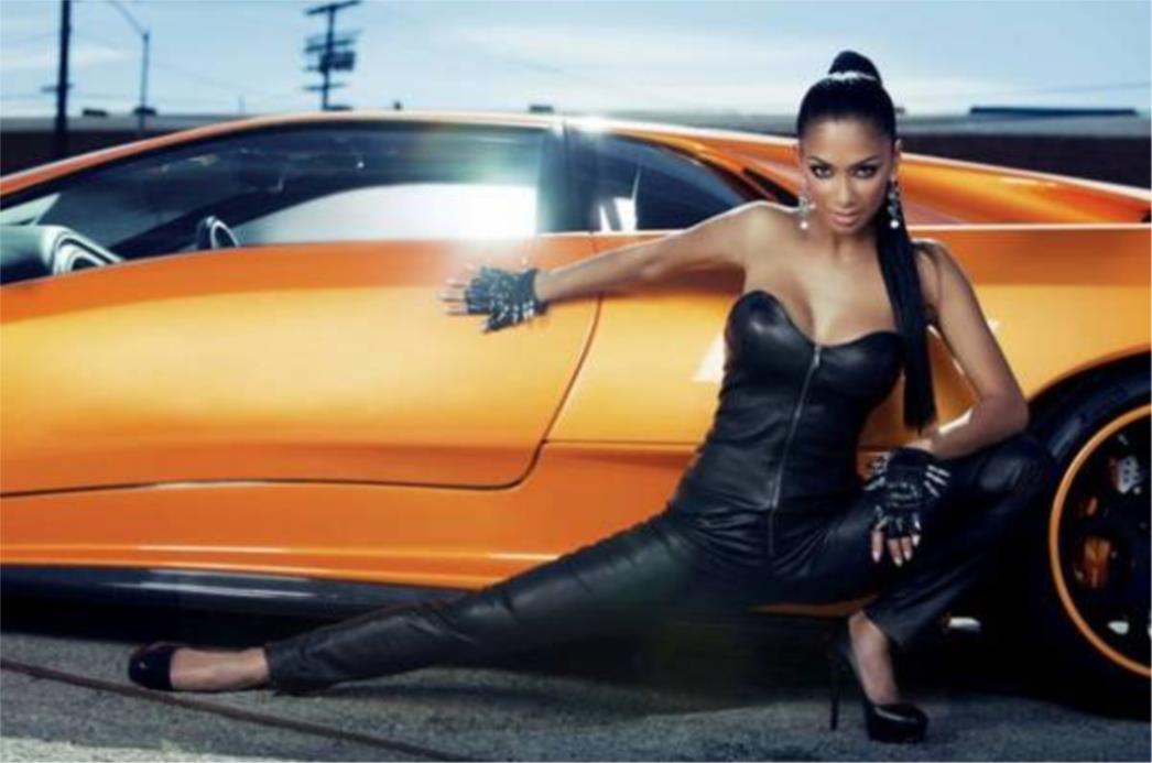 FOTO Vatrena Nicole Scherzinger pozirala uz super automobil