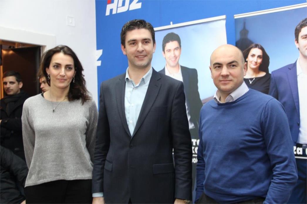 NA INZISTIRANJE HDZ-a: Besplatni udžbenici za sve dubrovačke osnovnoškolce!