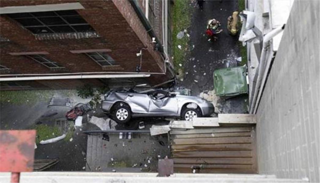  Vozačica preživjela pad sa šestog kata parkinga