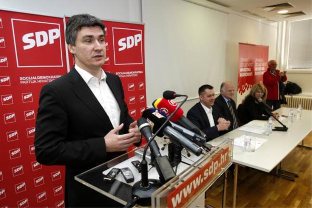 Strankama pada popularnost, rastu samo Josipović i Rohatinski