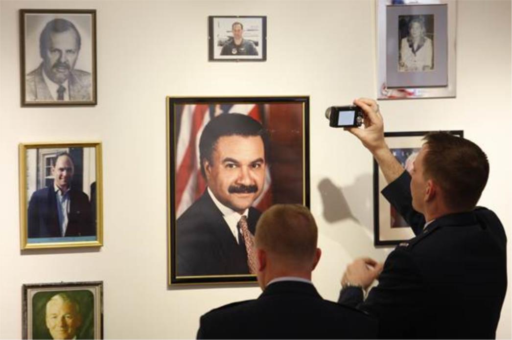  Počeo Brownov forum