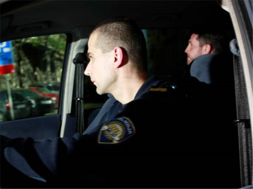  Policajac primao mito za dojavu racija