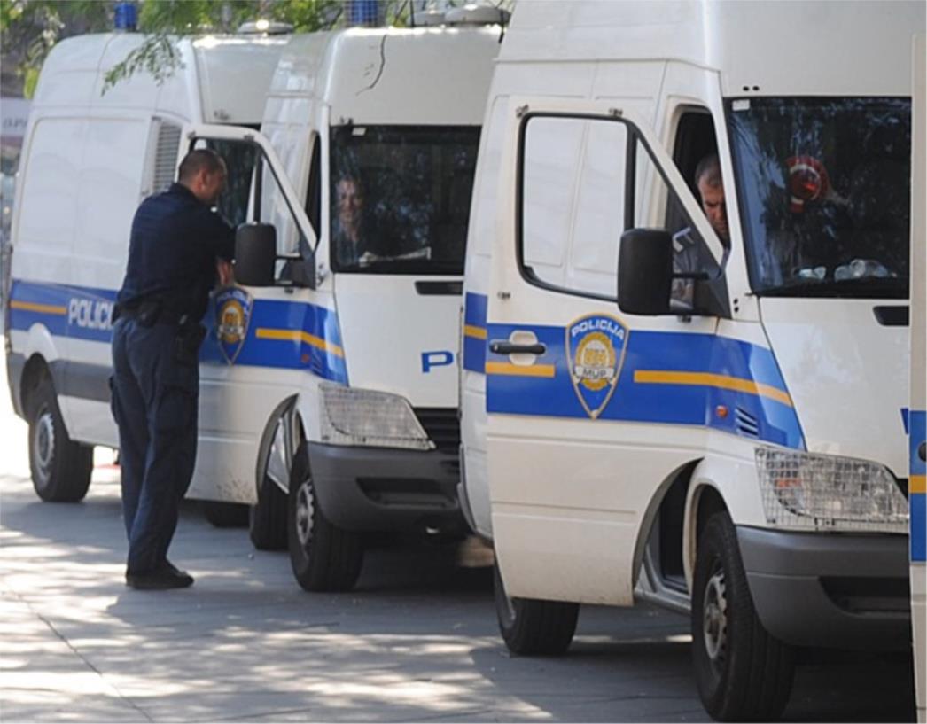  Policajac se spotaknuo i slučajno ranio bjegunca