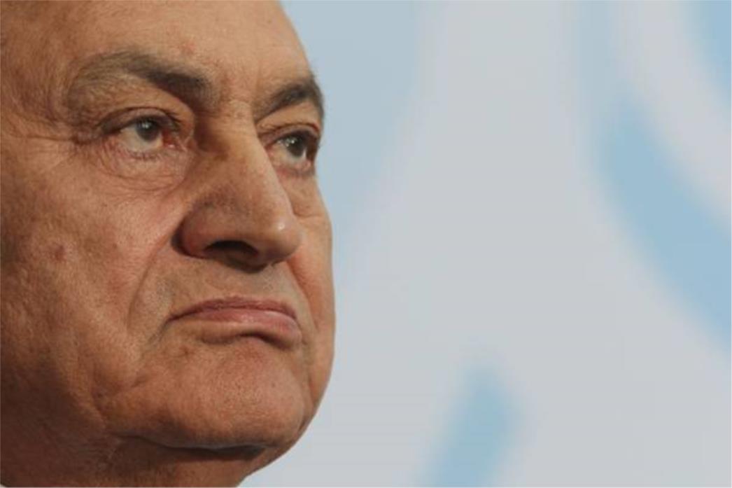 Mubarak doživio srčani udar, njegovi sinovi uhićeni