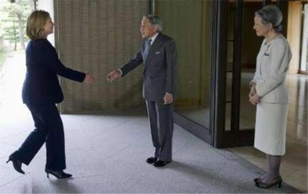 Hillary Clinton ne poštuje japansku tradiciju