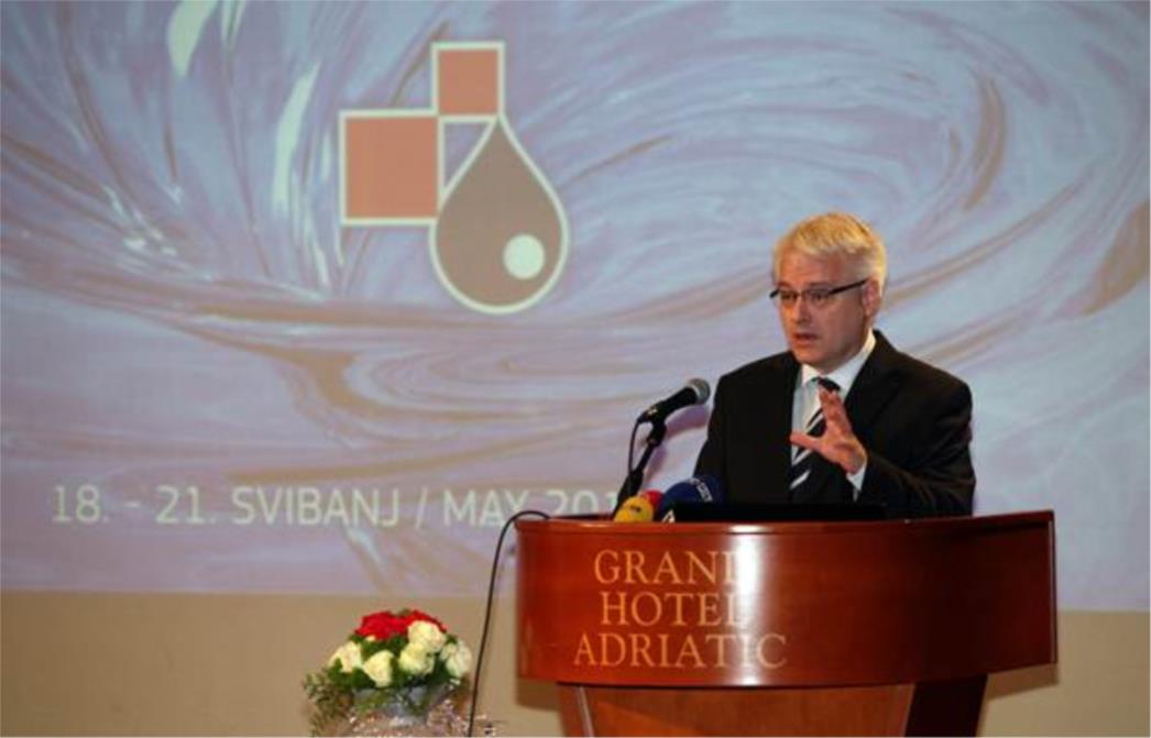 Josipović: Ne smijemo prodati vode, zbog njih će se voditi budući ratovi