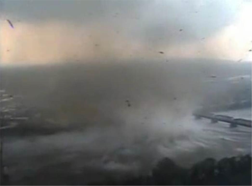 Nevjerojatna snimka tornada koji je poharao Massachusetts