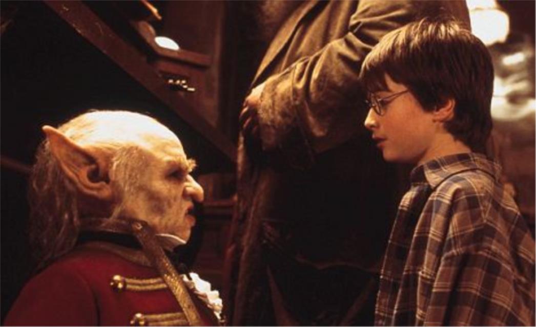 Patuljak iz Harry Pottera dirao intimne dijelove tijela pred tinejdžericom