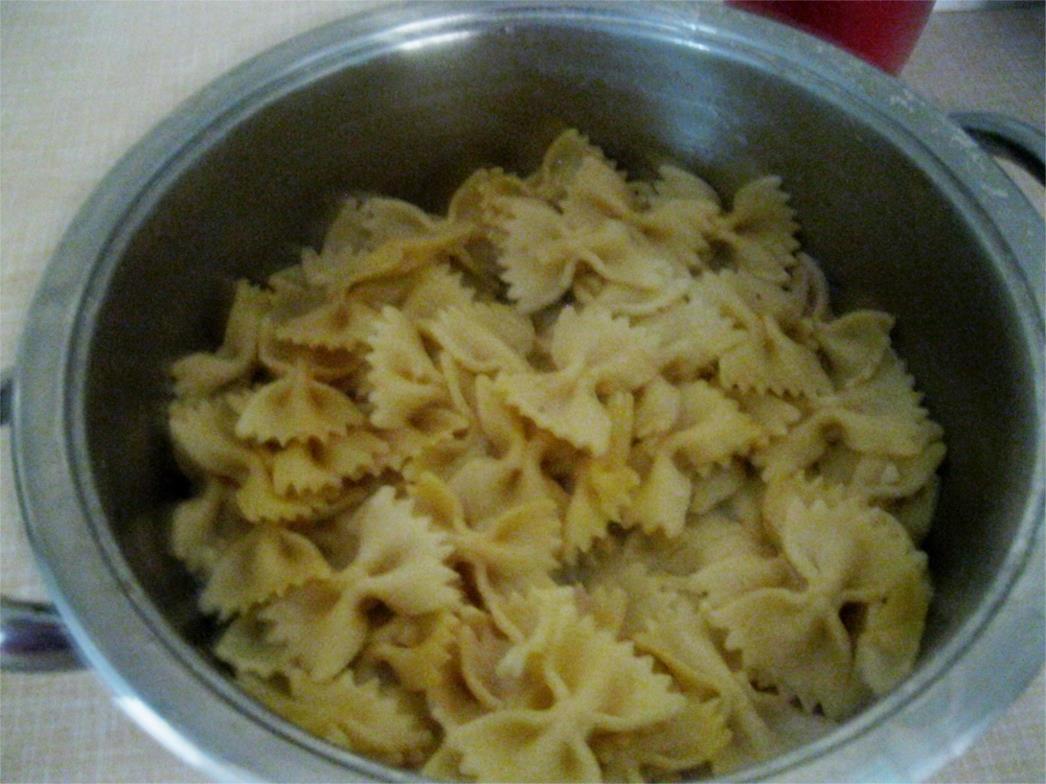 IZGLADNJUJE  NAS  Nezdrava  prehrana  pojačava  apetit 