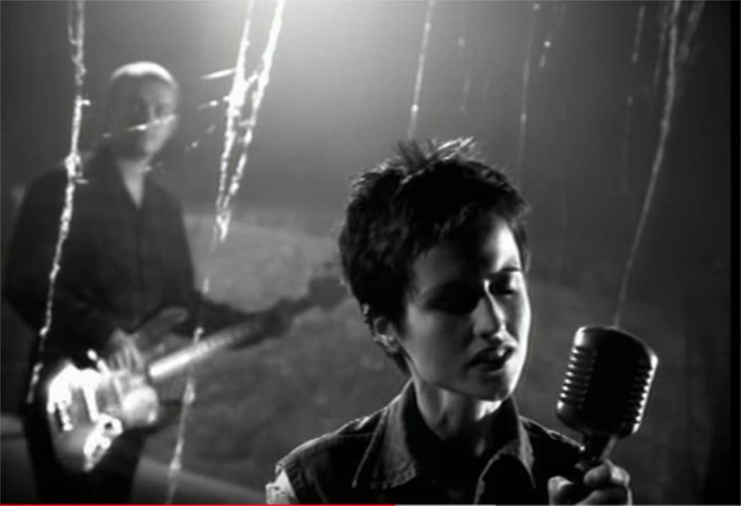 DOLORES O'RIORDAN Iznenada preminula pjevačica  grupe The  Cranberries