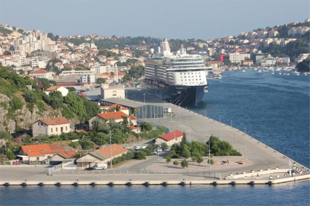 JE LI ISTINA DA ZARAĐUJU BRUTALNU LOVU? Zaposlenici kruzera otkrili kolike cifre 'okrenu' u mjesec dana