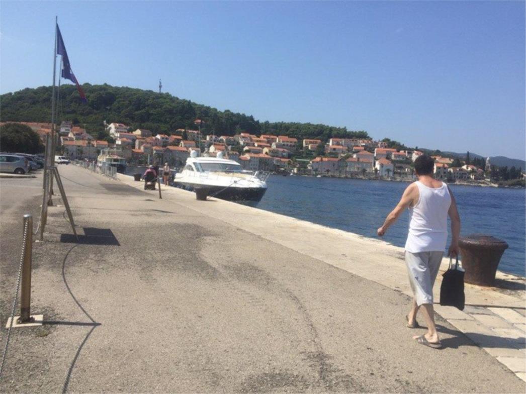 POMORSKA NESREĆA U Pelješkom kanalu jahta udarila u brod koji se prepolovio i potonuo (FOTO)