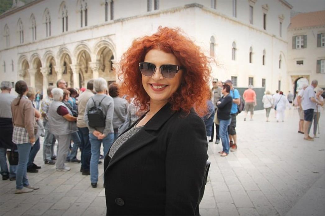 RAZNJEŽILA KORISNIKE DRUŠTVENIH MREŽA Nila Miličić Vukosavić objavila staru i novu fotografiju s djecom