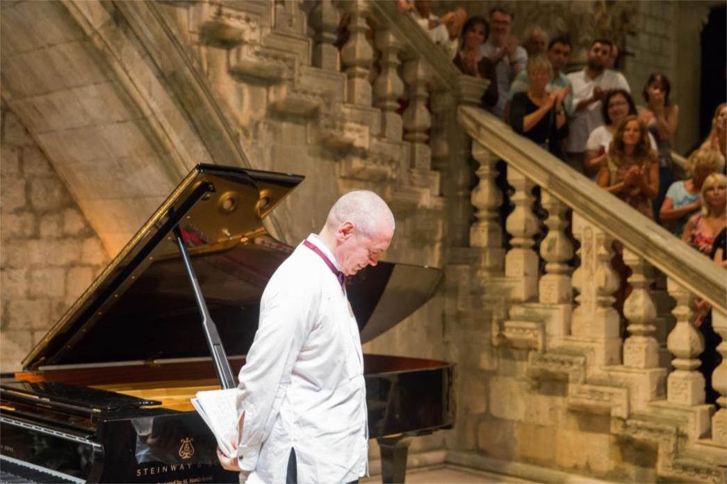 LJETNE IGRE  Recital maestra Iva Pogorelića u Dvoru na jubilarnim 70. Igrama 