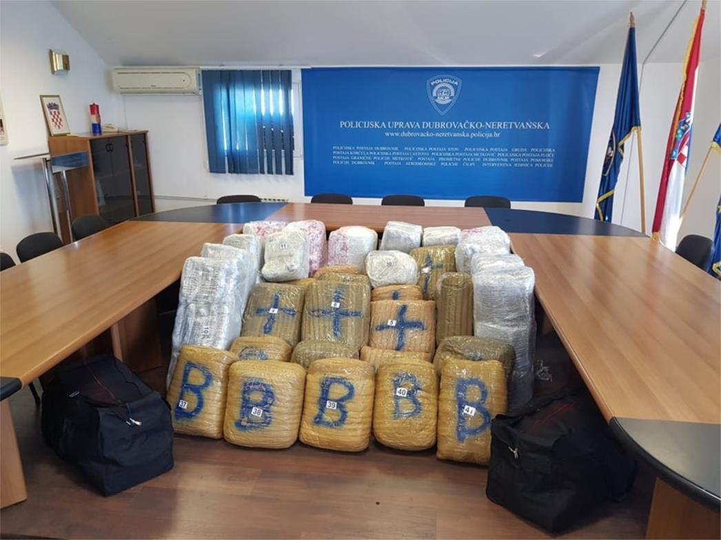 NAJVEĆA ZAPLJENA OVE GODINE Na Karasovićima 'pali' s 342 kilograma marihuane