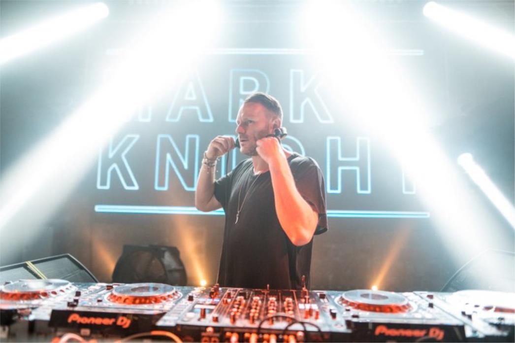 VIKEND 'GROZNICA' U REVELINU Mark Knight pripremio je odličnu zabavu pred mnogobrojnom publikom