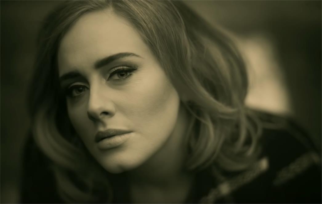 POGLEDAJTE NA KOJOJ JE DIJETI BILA Planetarno popularna pjevačica Adele je skinula čak 23 kilograma