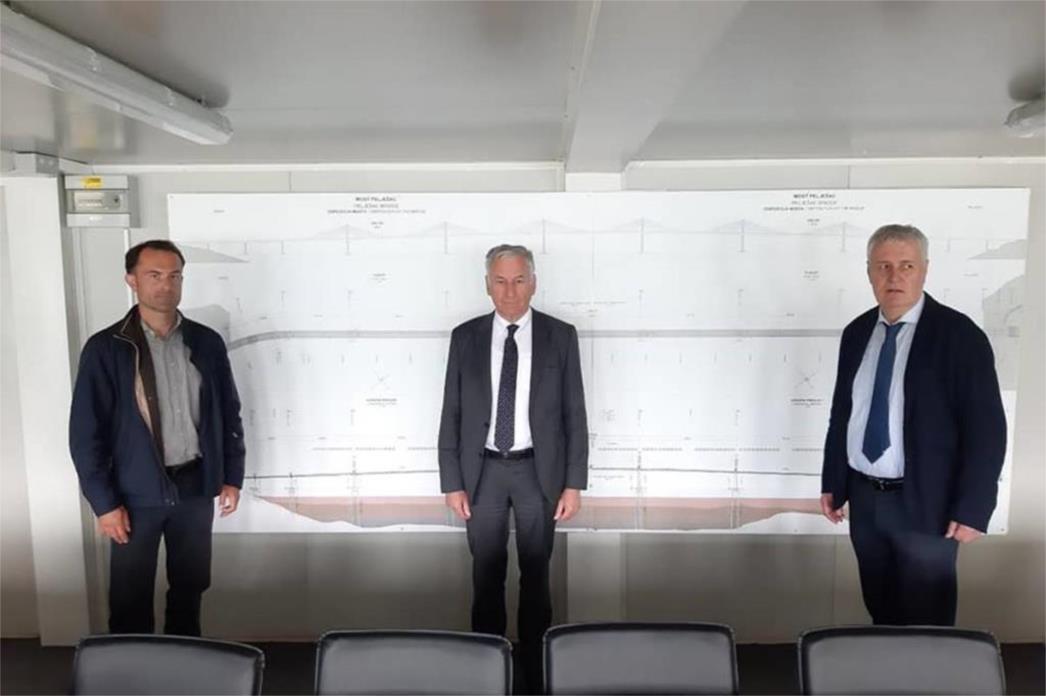 Župan Dobroslavić s državnim tajnikom Mihotićem obišao gradilište Pelješkog mosta (FOTO)