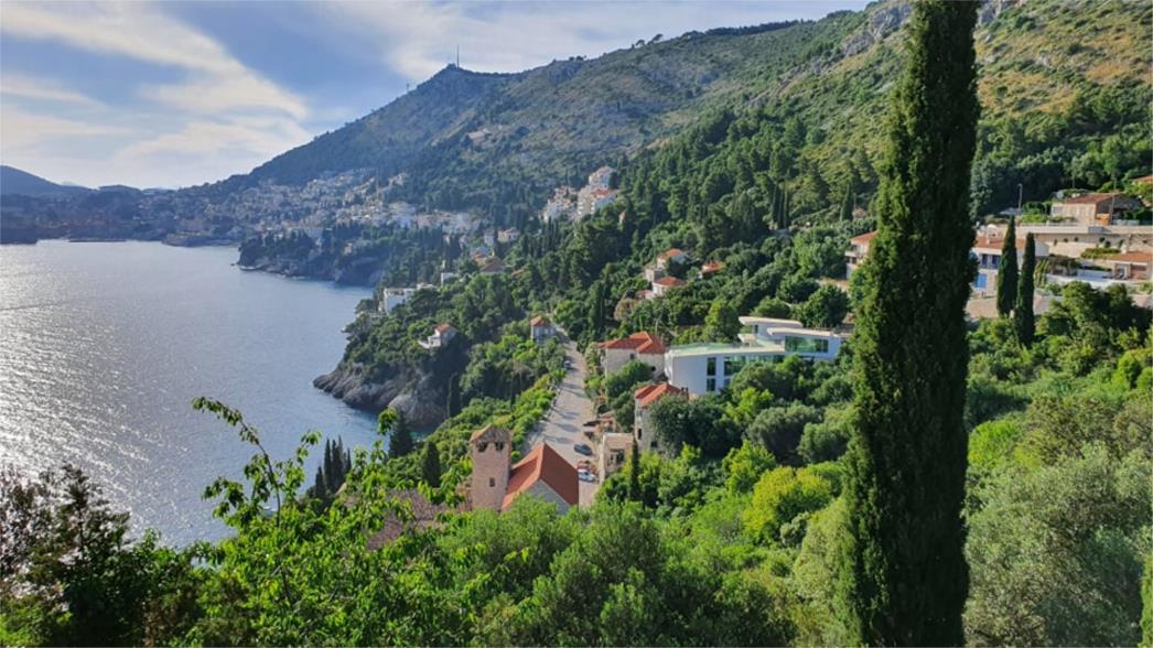 Kultura u điru: Nastup Gudačkog sastava DSO-a ispred crkve sv. Jakova (FOTO)