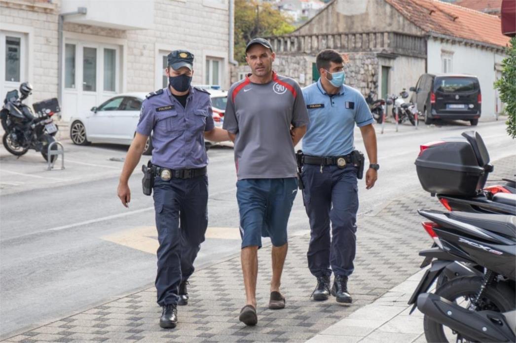  Muškarac osumnjičen da je djevojčicu htio odvući u svoj stan 