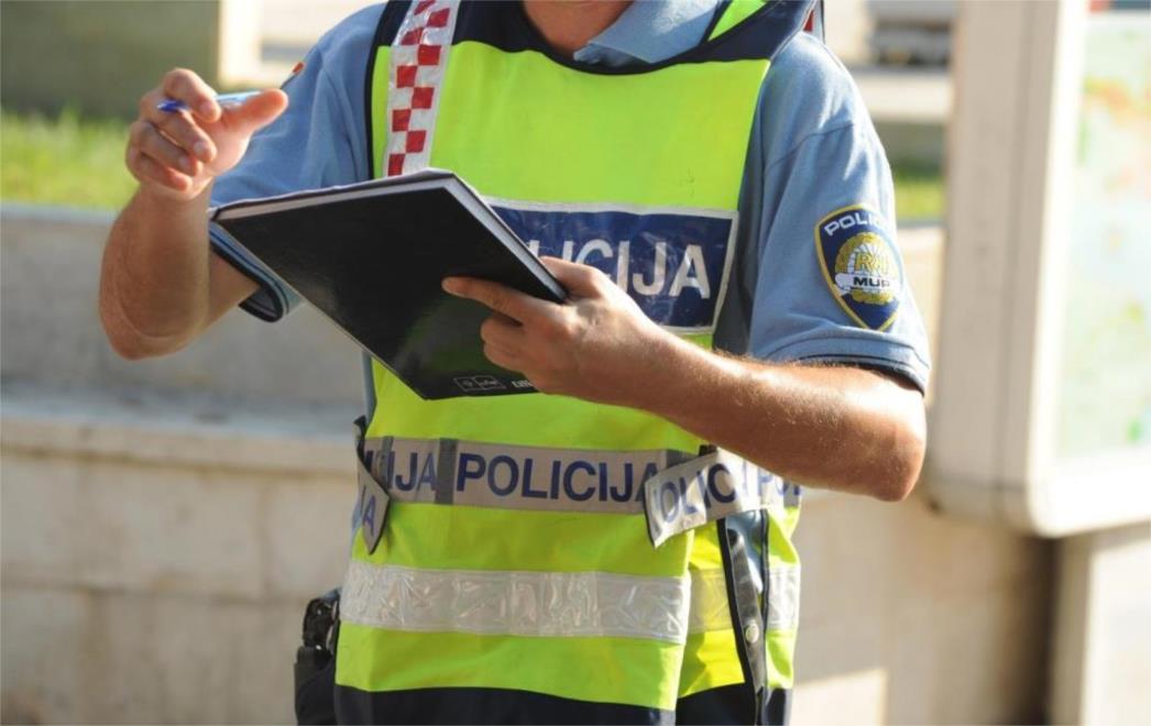 Državljanin Kosova skrivio prometnu nesreću u kojoj su dvije osobe zadobile teže, a četiri osobe lake tjelesne ozljede