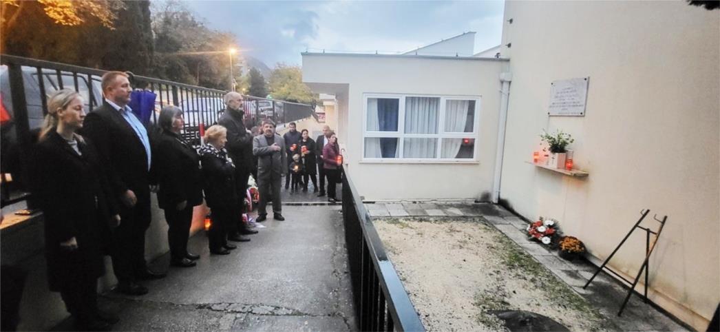 U znak sjećanja na dubrovačkog branitelja Zdravka Gavrića položeni vijenci u Mokošici