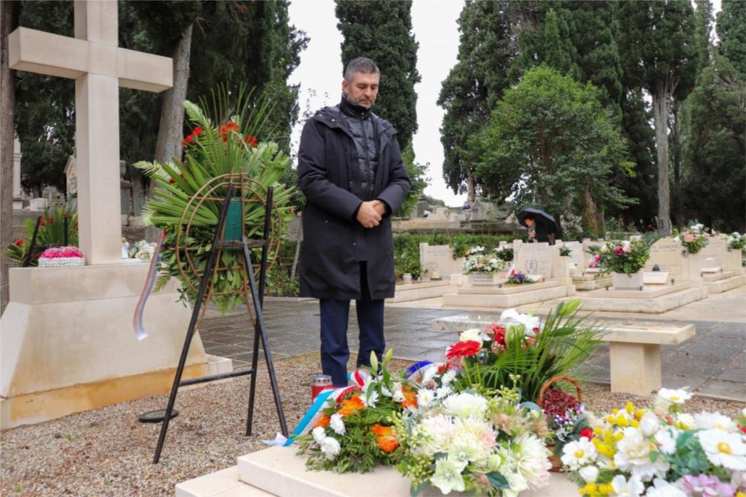 Gradonačelnik Franković odao počast generalu Nojku Marinoviću