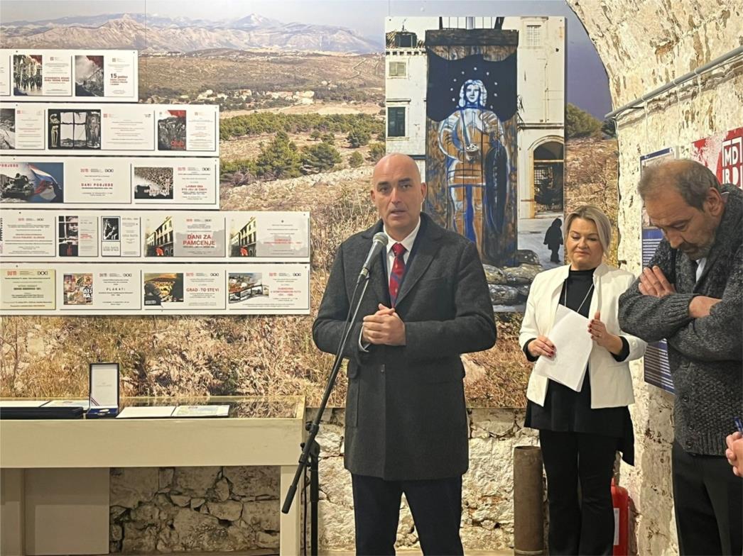 Na Srđu otvorena izložba o razvoju i djelovanju veze u postrojbama u Domovinskom ratu