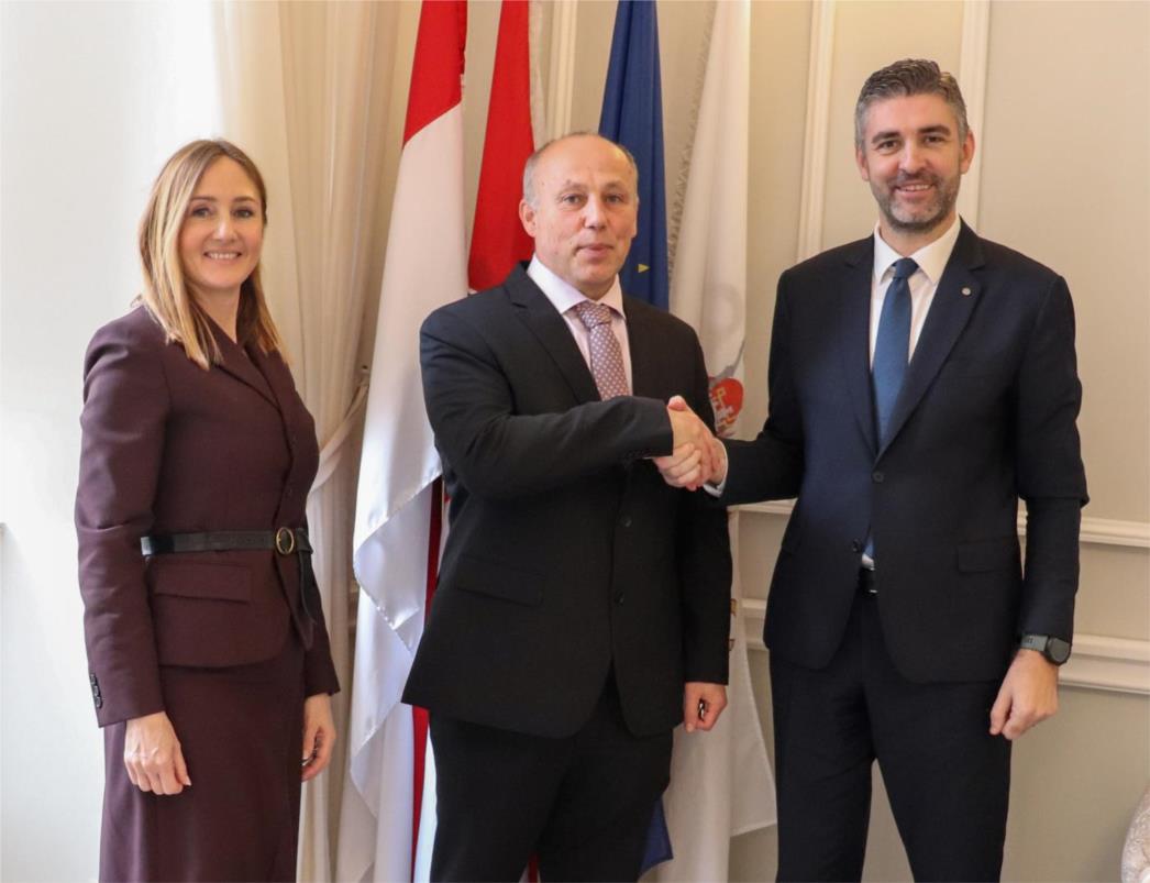 Gradonačelnik Dubrovnika predao ključ stana za smještaj štićenika
