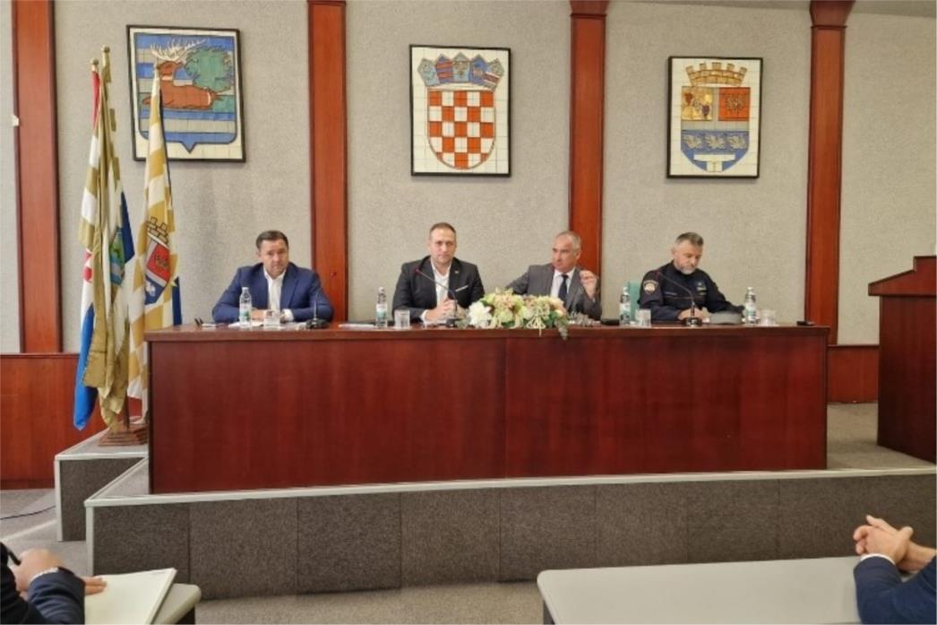 Vlajčić o afričkoj svinjskoj kugi: Virus ne poznaje granice