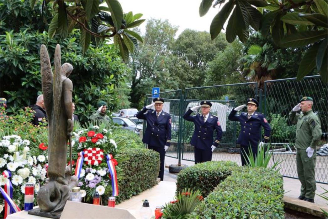 Počast poginulim policajcima u Dubrovniku