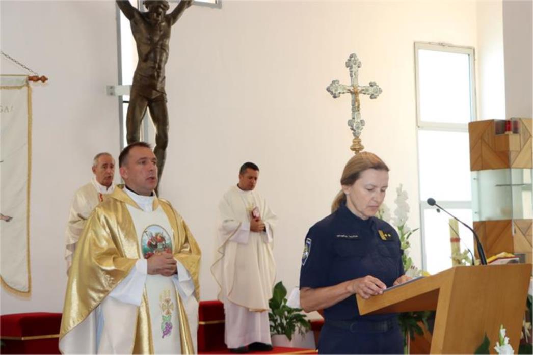 Policijski službenici na misi povodom blagdana sv. Mihovila