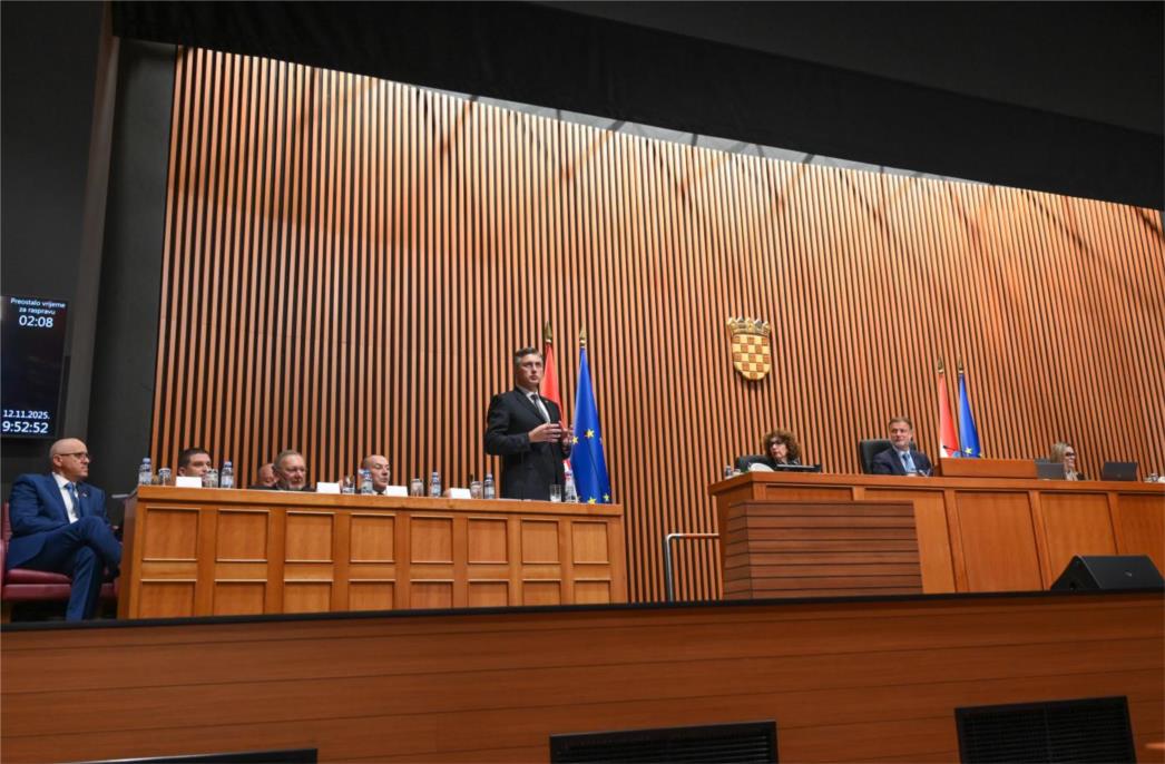 Vlada ne provodi povijesni revizionizam, već smiruje tenzije