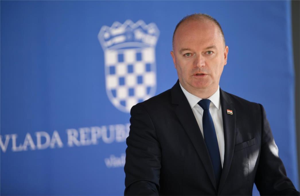 Vlada nastavlja s iskoracima prema umirovljenicima, roditeljima i potrebitima