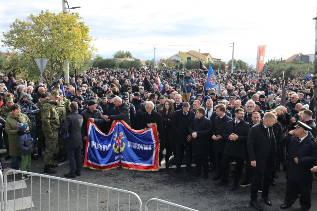 Škabrnja obilježila 34. obljetnicu stradanja uz poruku o pronalasku nestalih