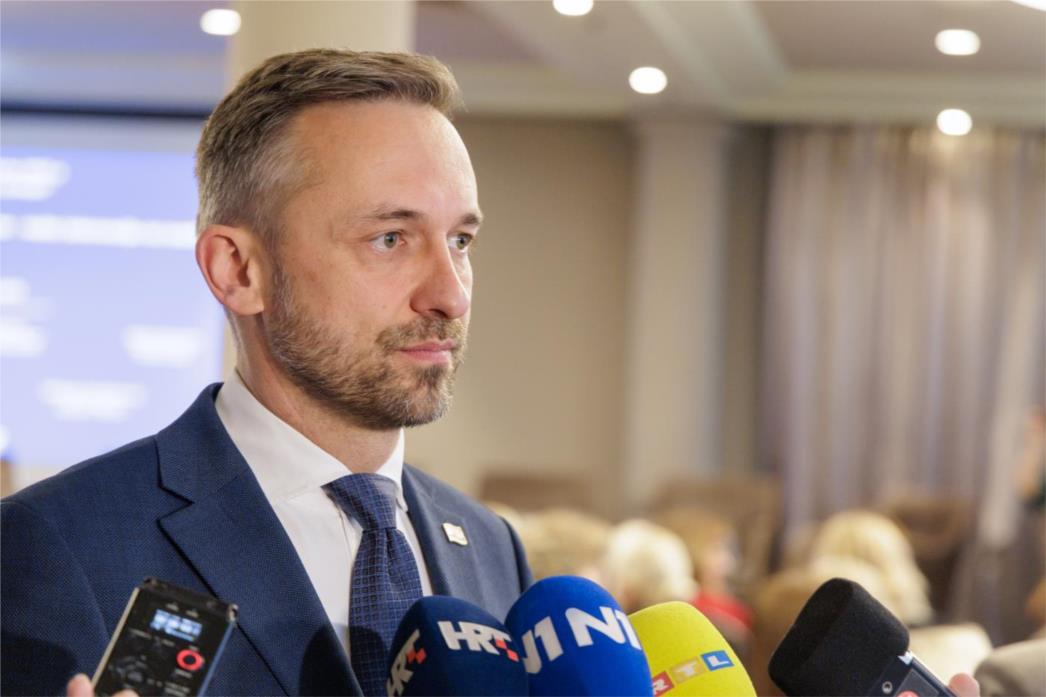 Novi poziv za izgradnju centara za starije u 2024.