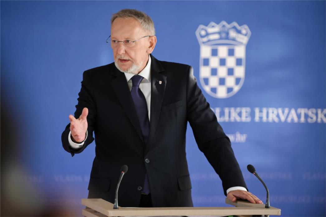 Splitski policajac izboden na dužnosti, liječnici se bore za njegov život