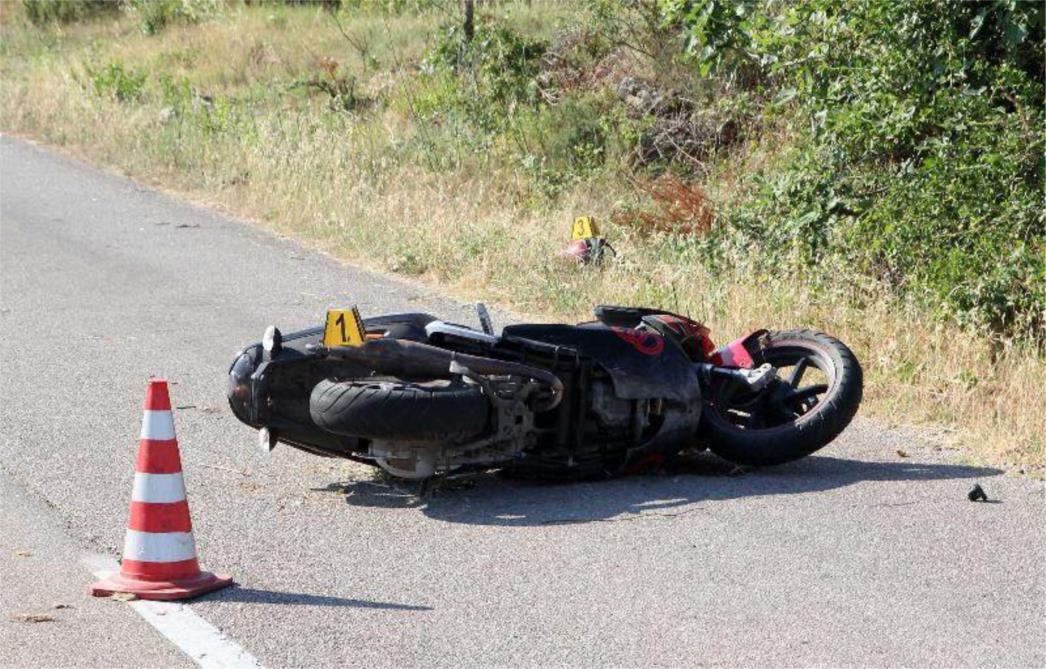 Stradalo troje mladih, 16-godišnjakinja se bori za život