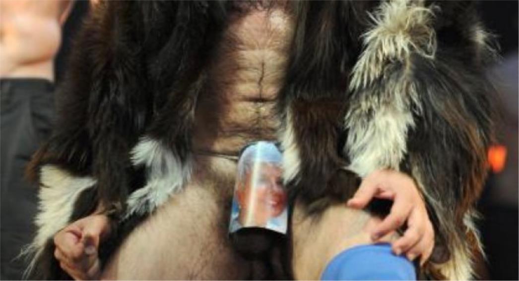 Mrle svoj penis pokrio Premijerkinim portretom