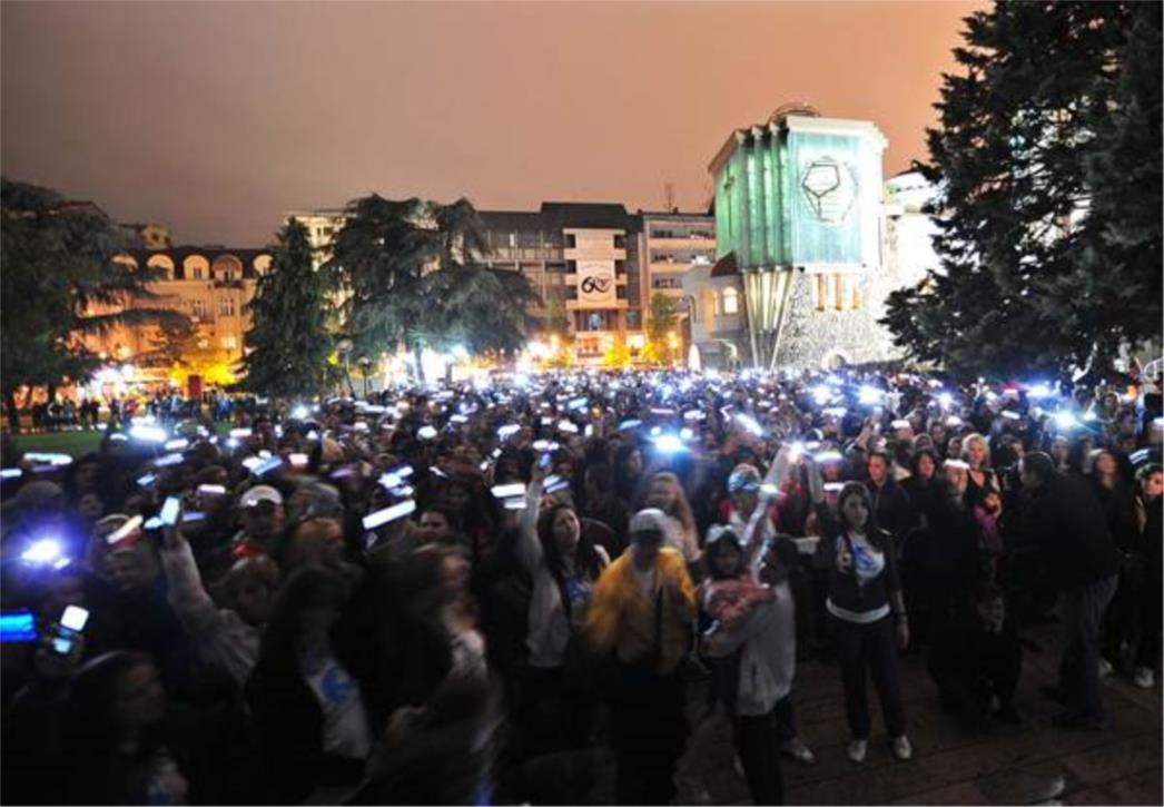  Njemu u čast fanovi u Skopju priredili "zvjezdano nebo"