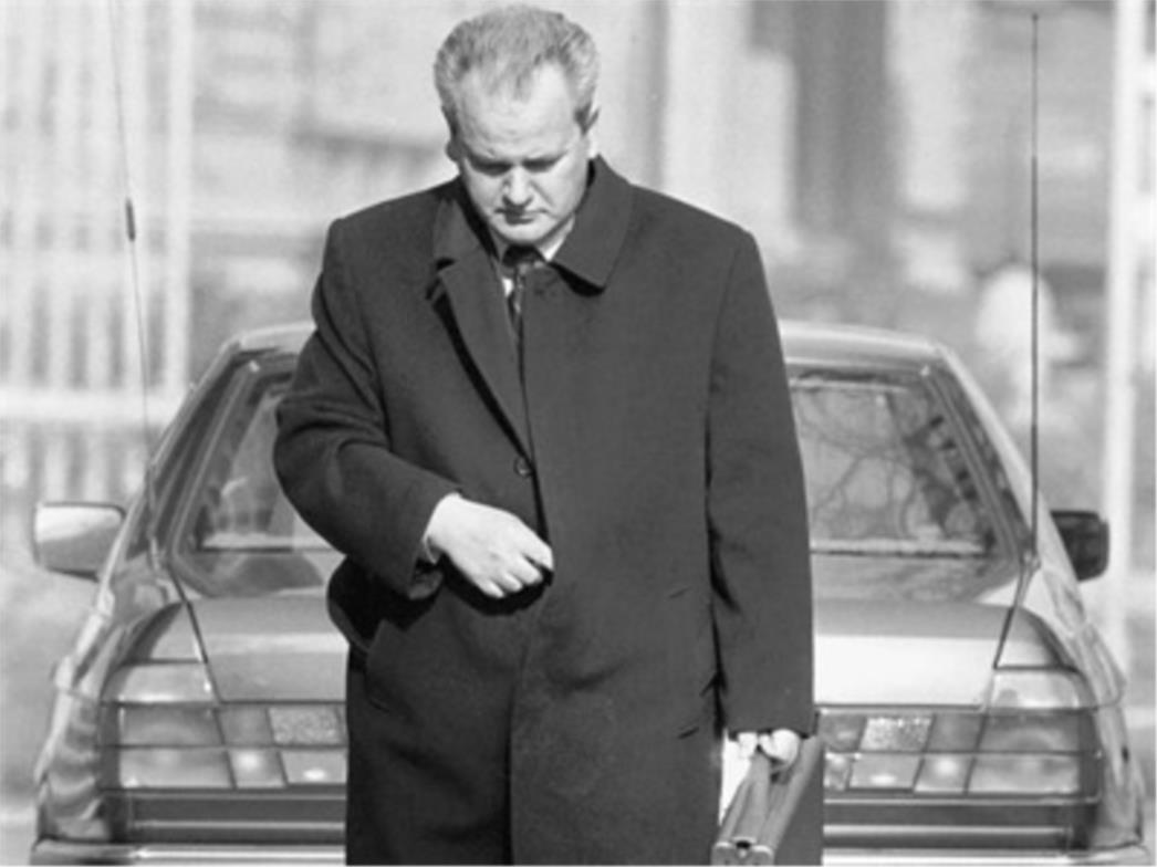 Tadić posthumno oduzima odličja Slobodanu Miloševiću