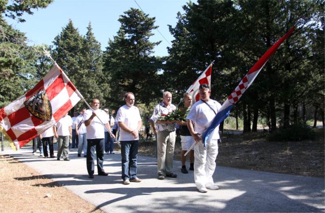 Odana počast palim braniteljima na Bosanci (FOTO)