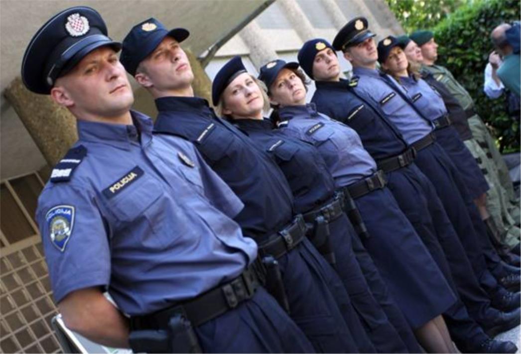 Hrvatski policajci pred zimu dobili nove - ljetne odore!