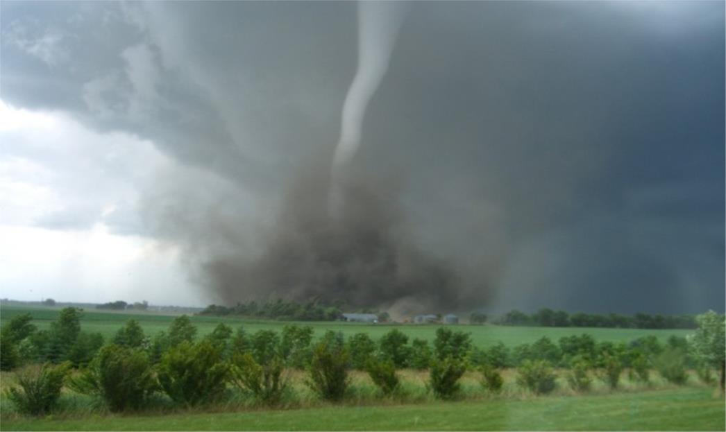 Tornado širine pola kilometra odnio krdo krava! (VIDEO)