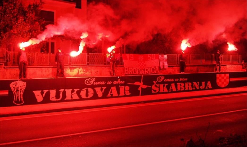 Brodarička Torcida odala počast Vukovaru i Škabrnji