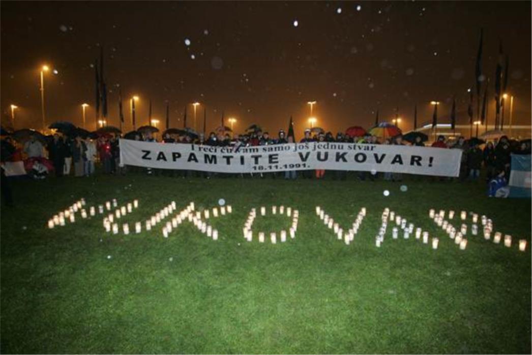  Svijeće i molitva za stradale u Vukovaru