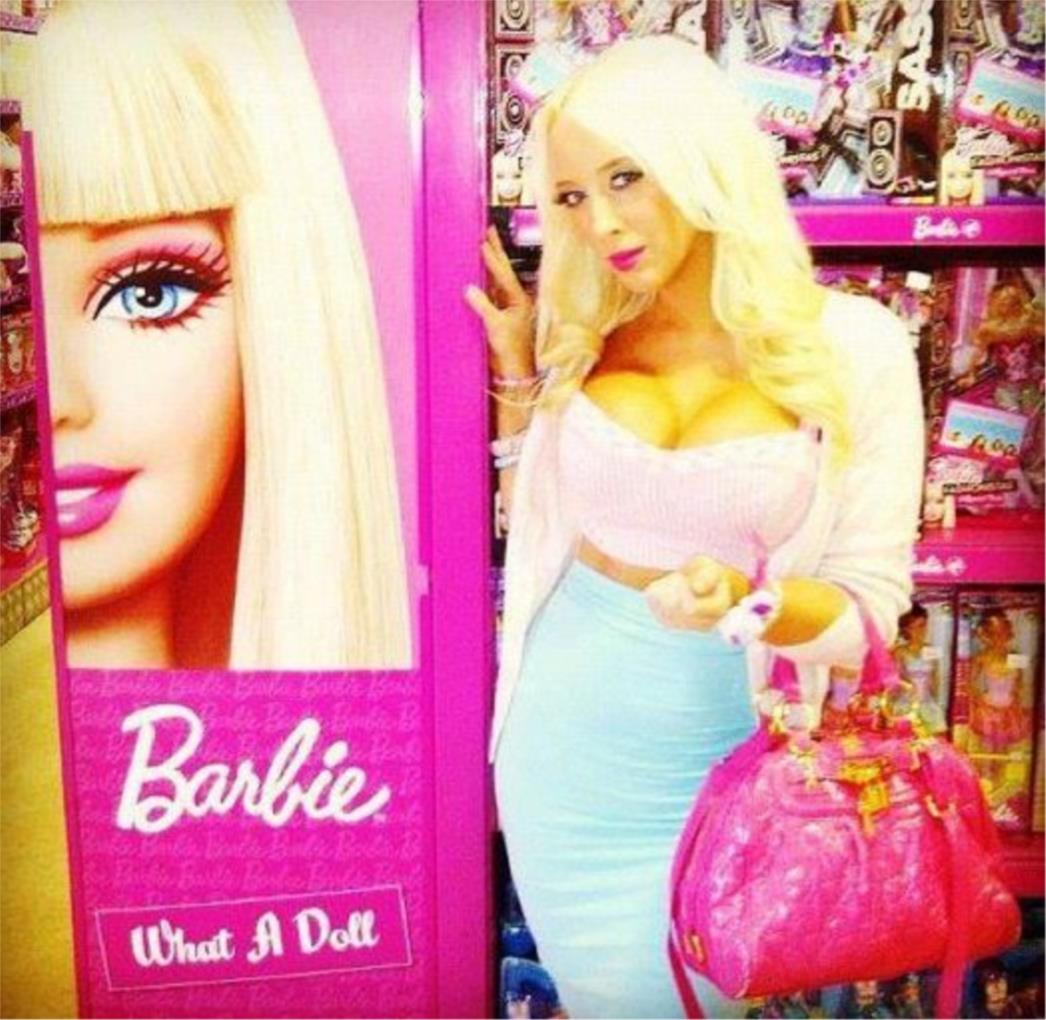 Izgleda kao Barbie 