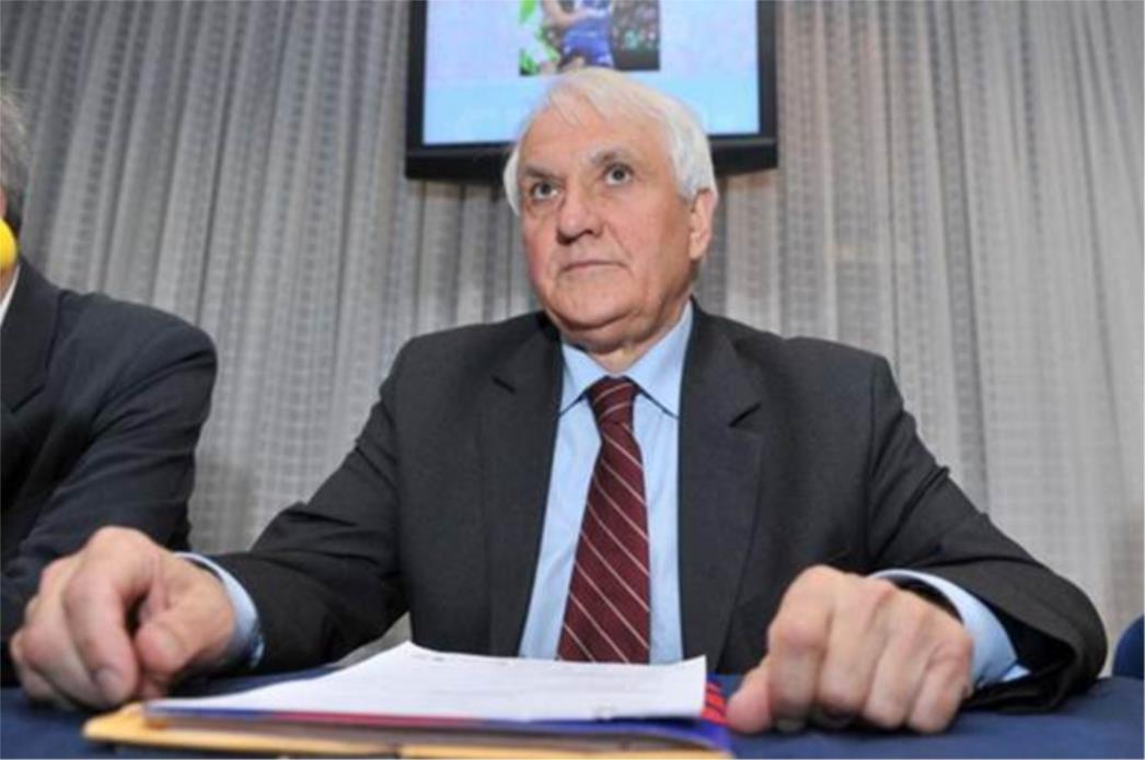  Ostavku podnio i predsjednik Vlatko Previšić