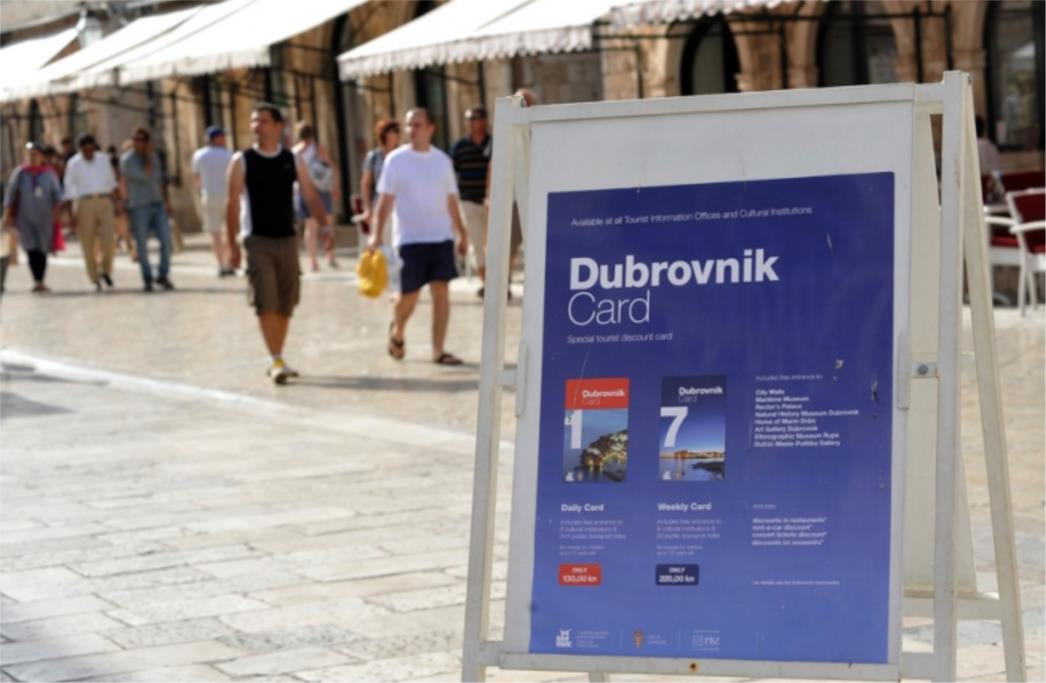 Dovoditi u pitanje smisao turističke kartice je, prije svega, glupo