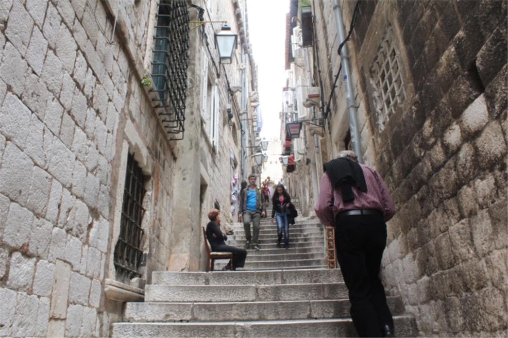 Uklonjene sve reklame iz Boškovićeve ulice, iznimka samo žičara